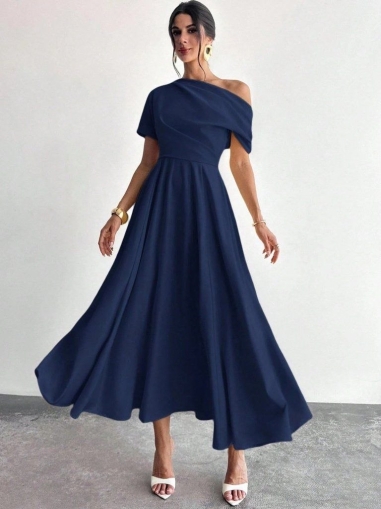  Дамска дълга плисирана рокля от креп с оголени рамене и къс ръкав  J62224 син