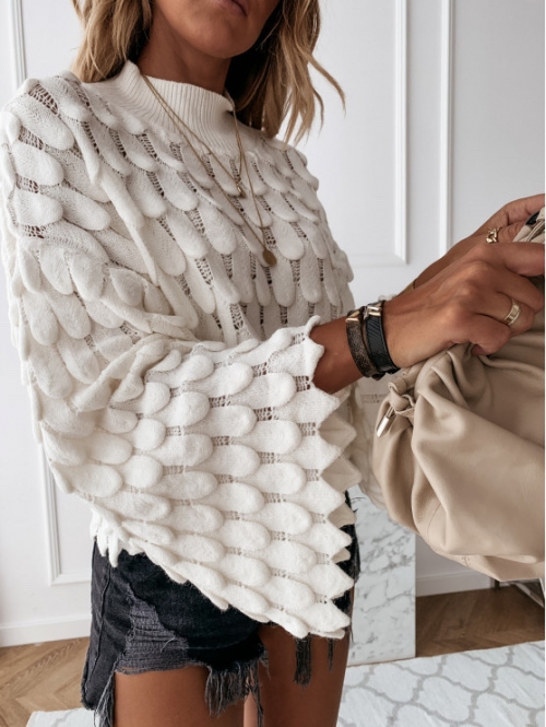 Дамски пуловер с обемен ръкав бял код 00695