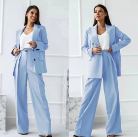 Дамски комплект сако и панталон 6356 светло син