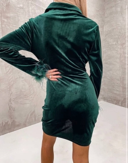 Дамска плюшена рокля с пера 3089 тъмно зелен