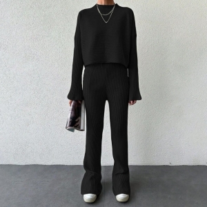 Дамски ефектен комплект блуза и панталон AR31240 черен