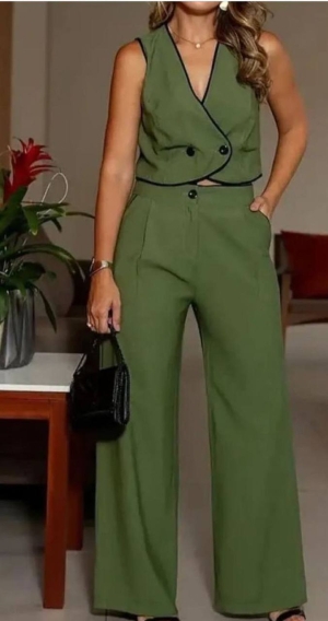 Дамски комплект 2 части жилетка и панталон 2481 тъмно зелен