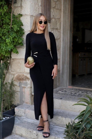 дамска рокля с кръстосано закопчаване и катарама J72346 черен