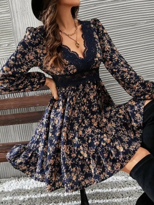 дамска рокля с дантела и шарки  J61754