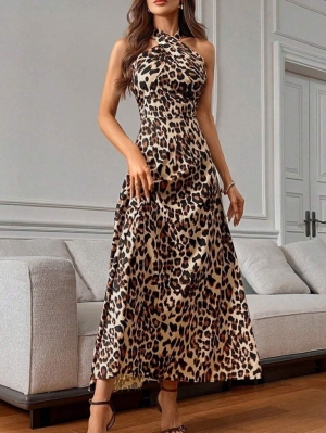 дамска рокля с открити рамене и кръстосано деклоте  J61432 кафяв